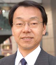 �o���_�C�z�r�[�Z���^�[��K�˂�